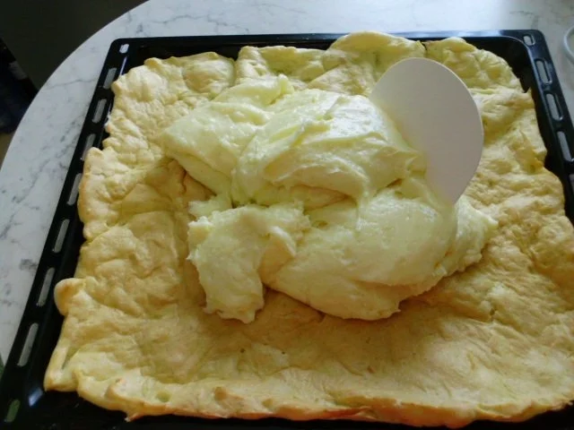 Brandteigkuchen mit Vanillecreme, dazu Waldbeermus (so wird das in Ungarn gemacht) - Rezept - Bild Nr. 18