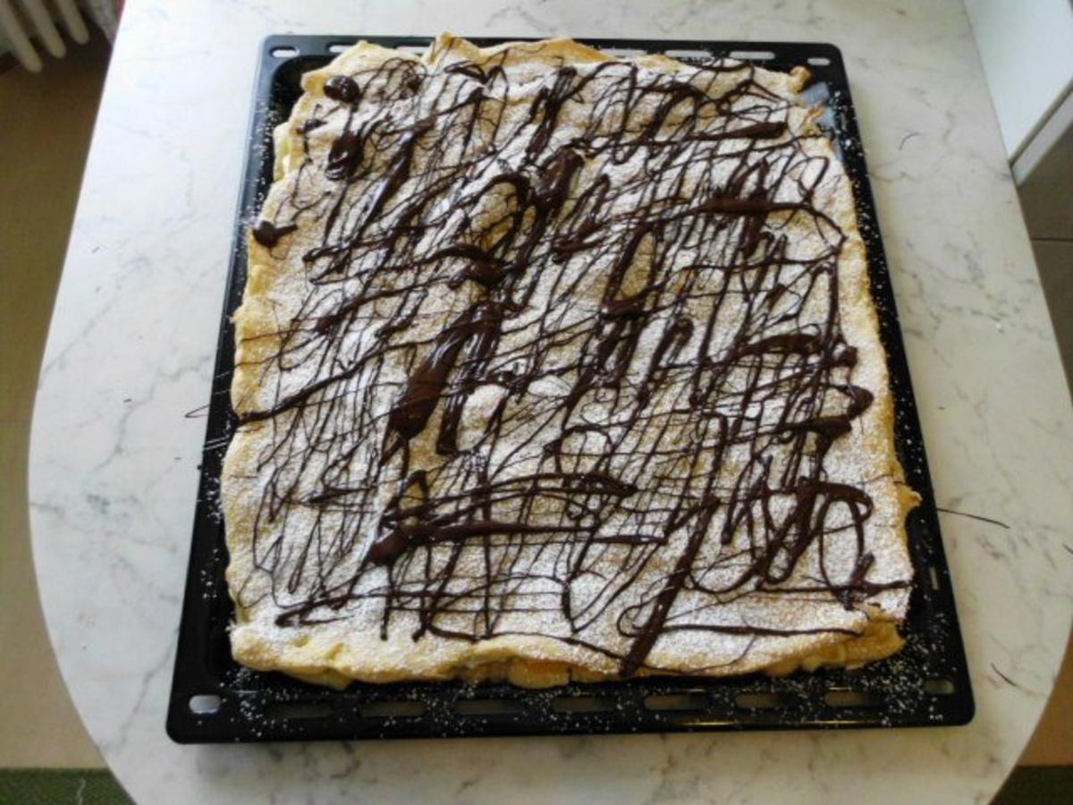 Brandteigkuchen mit Vanillecreme, dazu Waldbeermus (so wird das in Ungarn gemacht) - Rezept - Bild Nr. 24