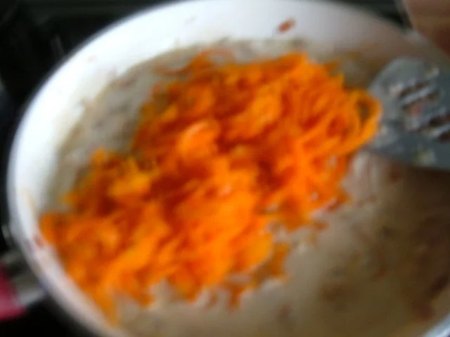 Rezept: Pfannengericht : Spaghetti mit Möhrenspaghetti Bild Nr. 7 Pfannengericht : Spaghetti mit Möhrenspaghetti - Rezept - Bild Nr. 7
