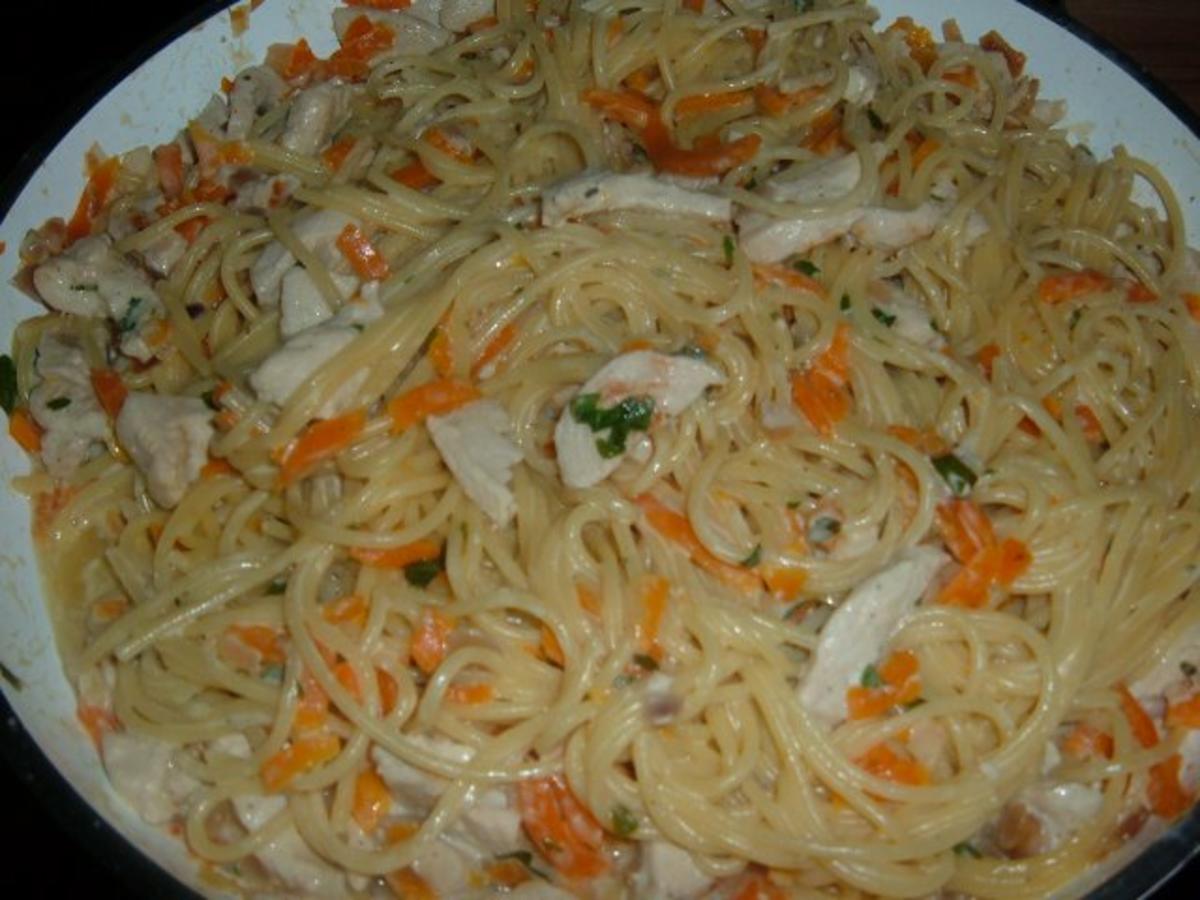 Pfannengericht :  Spaghetti mit Möhrenspaghetti - Rezept - Bild Nr. 10