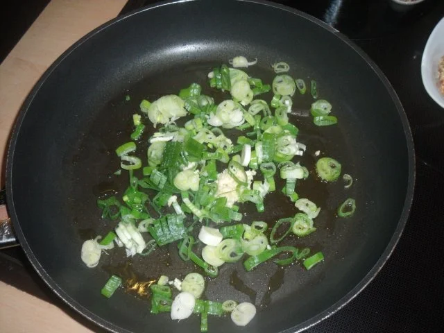 Rezept: Gefüllte Pfannkuchen mit Broccoli und Joghurtdip Bild Nr. 8 Gefüllte Pfannkuchen mit Broccoli und Joghurtdip - Rezept - Bild Nr. 8