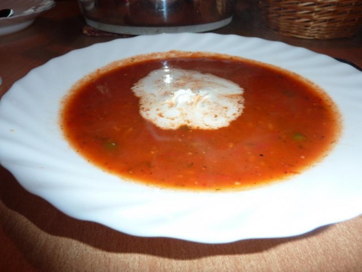 Suppen: Würzig-scharfe Tomatensuppe - Rezept