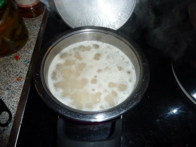 Rezept: Suppen: Würzig-scharfe Tomatensuppe Bild Nr. 8 Suppen: Würzig-scharfe Tomatensuppe - Rezept - Bild Nr. 8