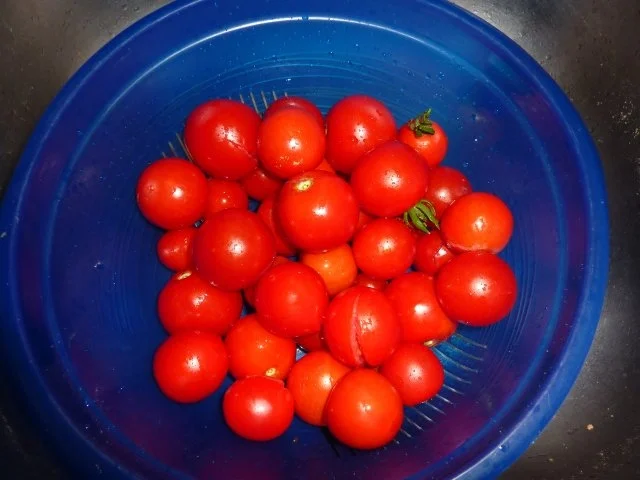 Rezept: Suppen: Würzig-scharfe Tomatensuppe Bild Nr. 2 Suppen: Würzig-scharfe Tomatensuppe - Rezept - Bild Nr. 2