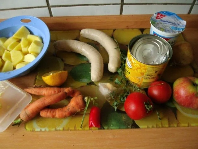 Bratwurstgulasch mit  Apfel - Kartoffelstampf - Rezept - Bild Nr. 3