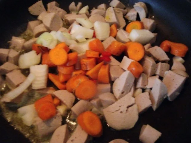 Bratwurstgulasch mit  Apfel - Kartoffelstampf - Rezept - Bild Nr. 7