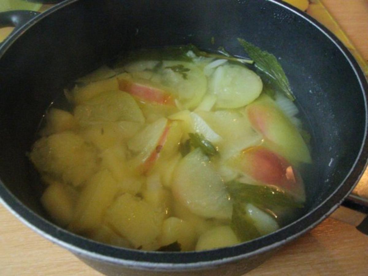 Bratwurstgulasch mit  Apfel - Kartoffelstampf - Rezept - Bild Nr. 11