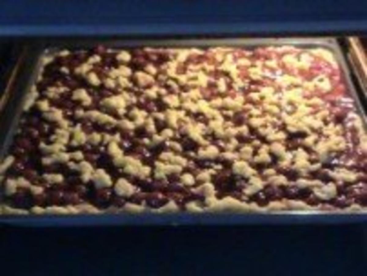 Kuchen: Streuselkuchen mit Sauerkirschen - Rezept - Bild Nr. 10