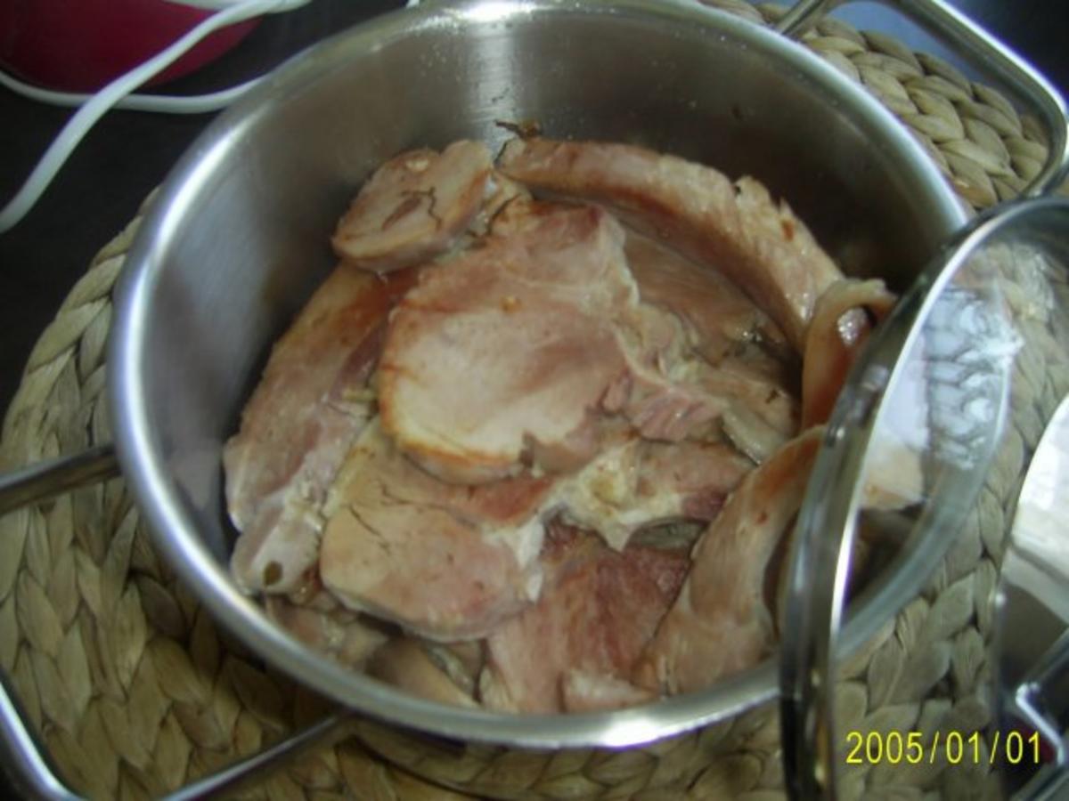 Schwein: Spanferkelrücken auf Sauerkraut - Rezept - Bild Nr. 4
