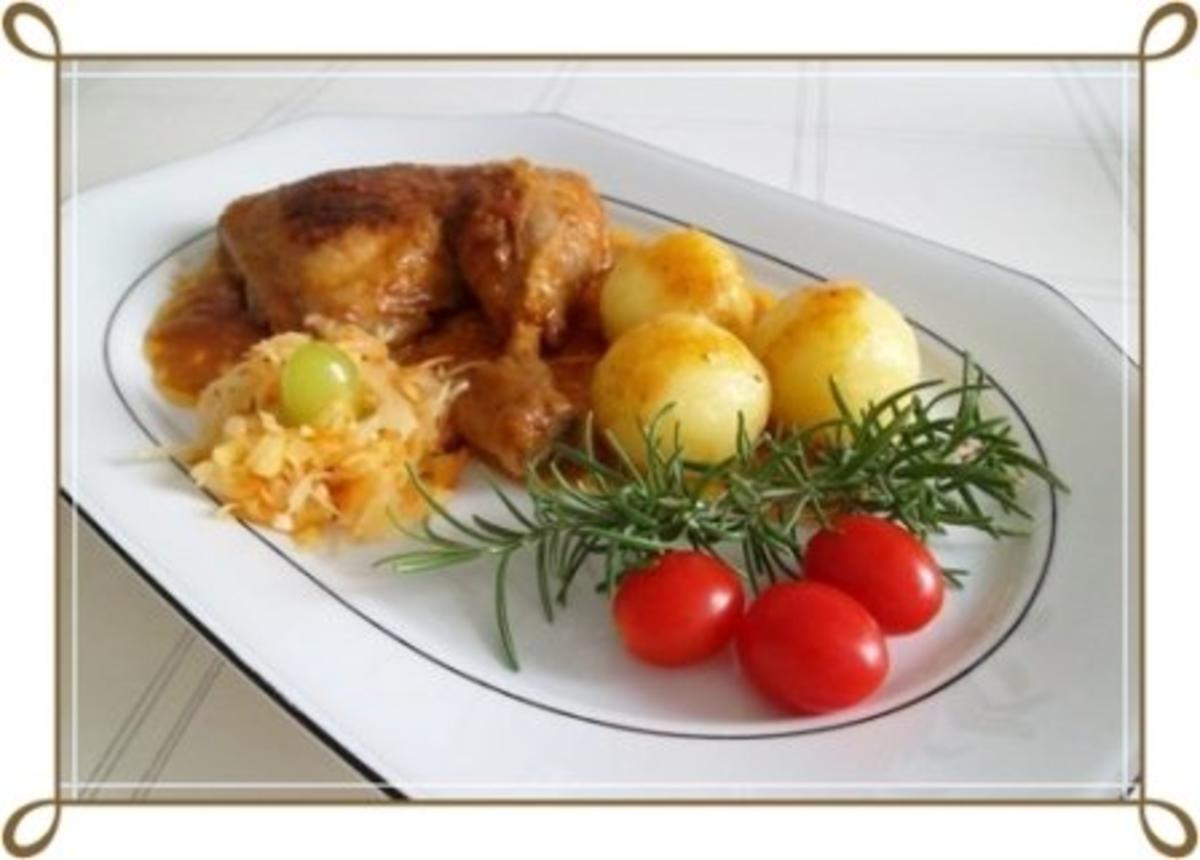Hähnchenschenkel   mit Kartoffelklößen und  Krautsalat - Rezept - Bild Nr. 15