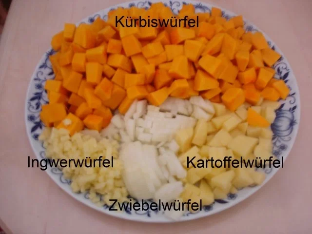 Rezept: Kürbiscremesuppe mit Eismeer-Garnelen Bild Nr. 4 Kürbiscremesuppe mit Eismeer-Garnelen - Rezept - Bild Nr. 4