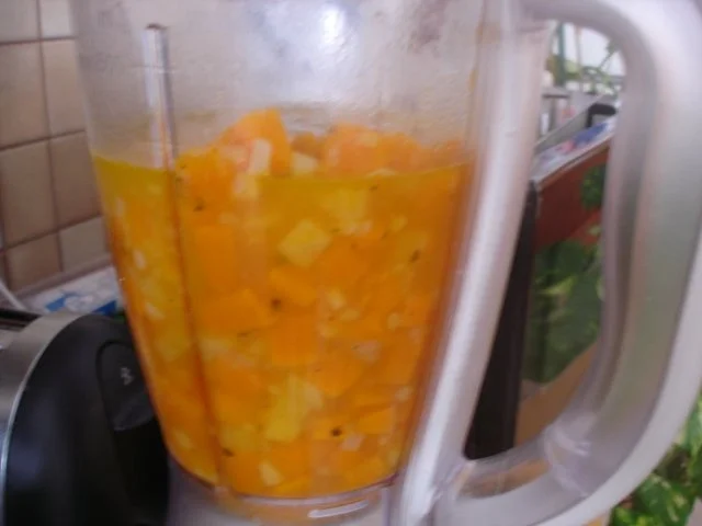 Rezept: Kürbiscremesuppe mit Eismeer-Garnelen Bild Nr. 8 Kürbiscremesuppe mit Eismeer-Garnelen - Rezept - Bild Nr. 8