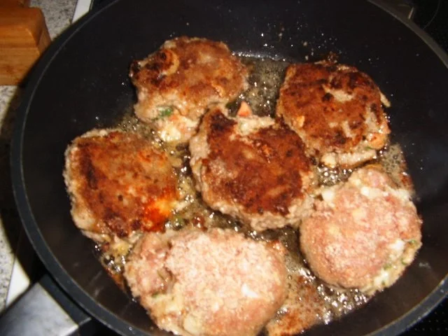 Hackklößchen mit Tomaten-Käsefüllung - Rezept - Bild Nr. 7