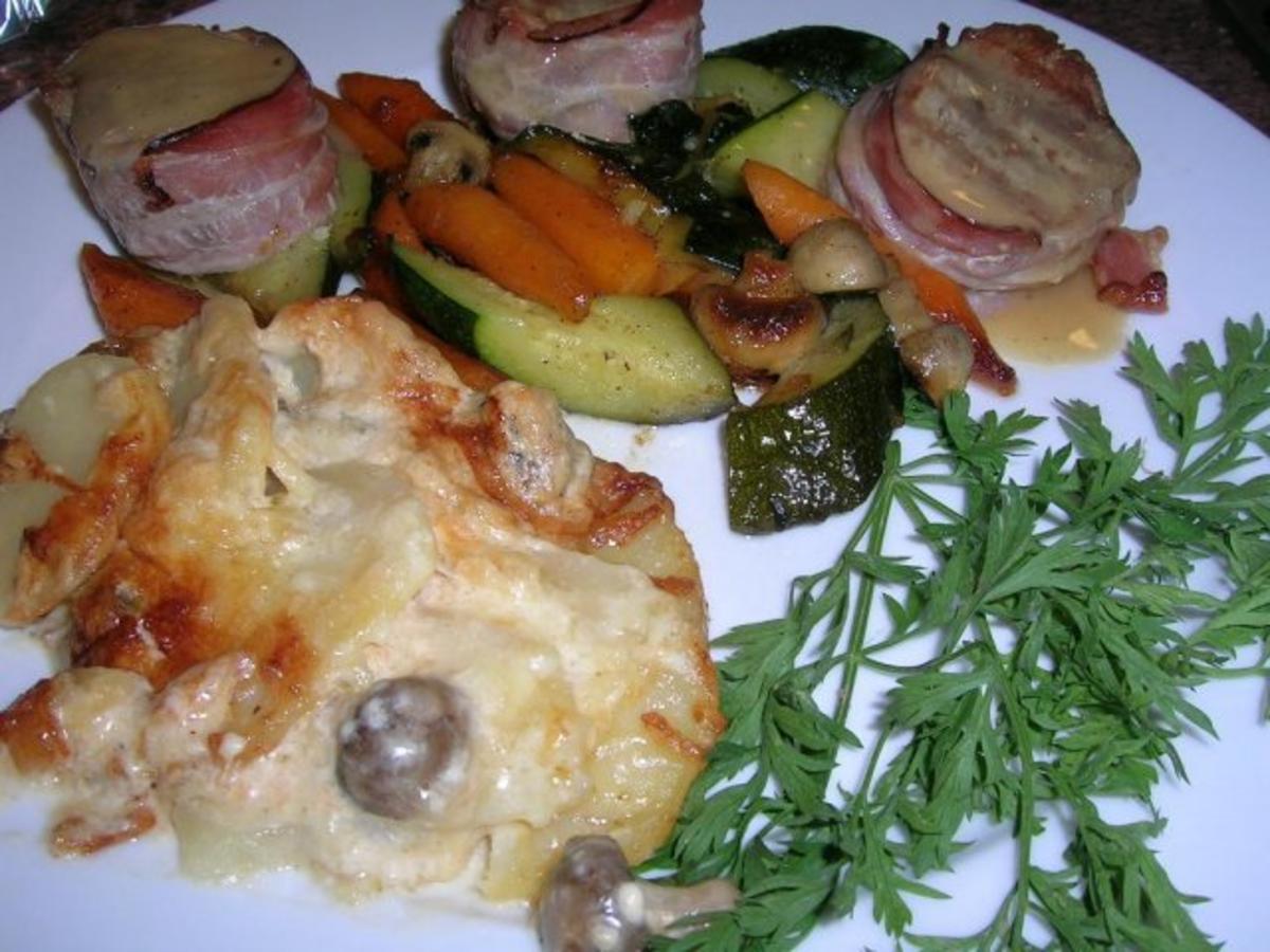 Schweinemedaillons mit Zucchini, Möhren und Champignon Gratin - Rezept - Bild Nr. 8
