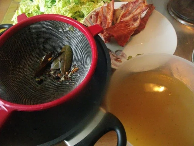 Hausmannskost - Wirsingkohlsuppe mit Knacker - Rezept - Bild Nr. 5