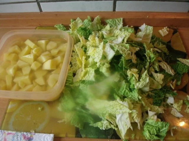 Hausmannskost - Wirsingkohlsuppe mit Knacker - Rezept - Bild Nr. 7