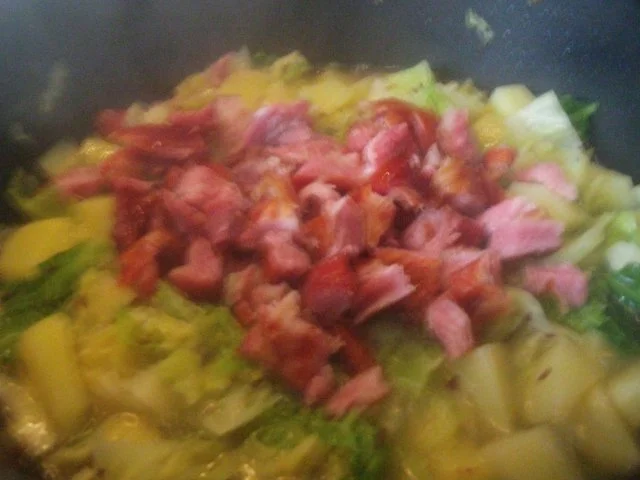 Hausmannskost - Wirsingkohlsuppe mit Knacker - Rezept - Bild Nr. 11