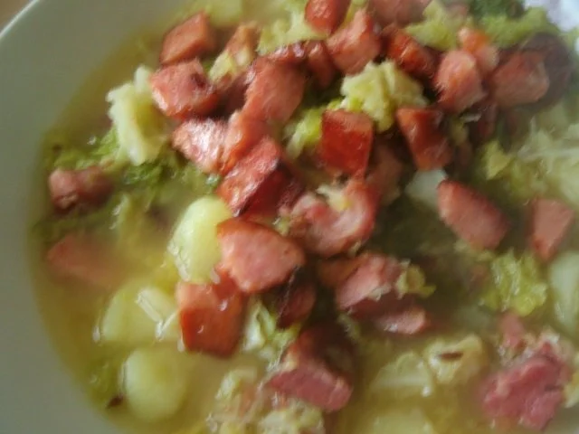 Hausmannskost - Wirsingkohlsuppe mit Knacker - Rezept - Bild Nr. 13