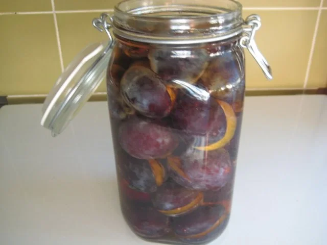 Rezept: Zwetschgen Likör in Armagnac Zwetschgen Likör in Armagnac - Rezept