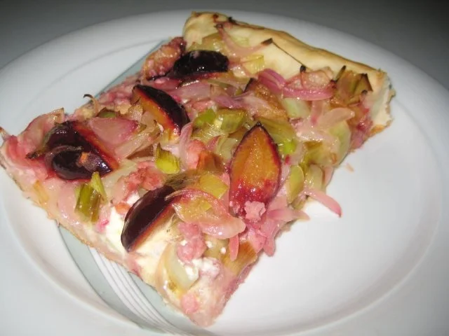 Rezept: Zwiebel Zwetschgen Pizza Bild Nr. 4 Zwiebel Zwetschgen Pizza - Rezept - Bild Nr. 4