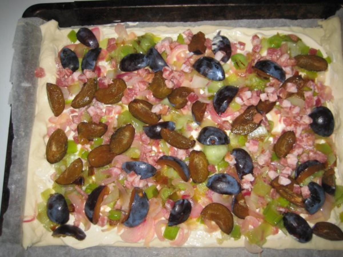 Zwiebel Zwetschgen Pizza - Rezept - Bild Nr. 14