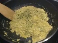 Rezept: Eier: Klassischer Spinat mit Rührei Bild Nr. 3 Eier: Klassischer Spinat mit Rührei - Rezept - Bild Nr. 3