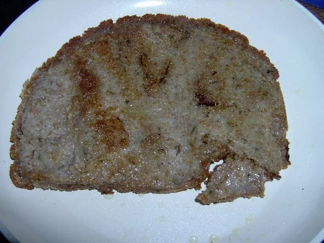 Vollkorn-Bruschetta mit Thunfisch und Käse überbacken - Rezept - Bild Nr. 2