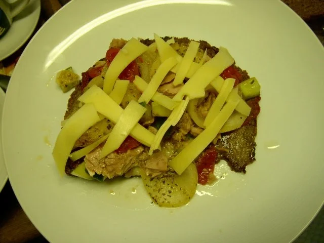 Vollkorn-Bruschetta mit Thunfisch und Käse überbacken - Rezept - Bild Nr. 3