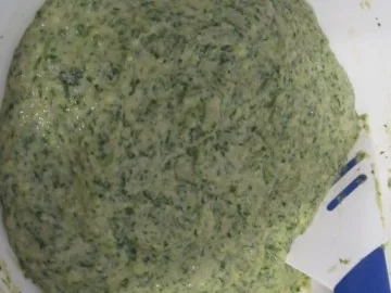 Rezept: Spinatspätzle mit Kirschtomaten und Mozzarella Spinatspätzle mit Kirschtomaten und Mozzarella - Rezept