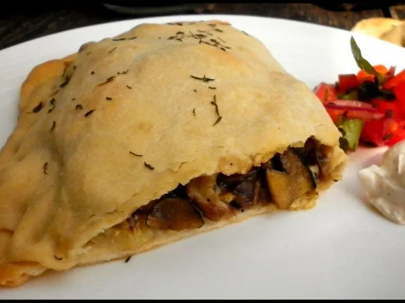 Rezept: Calzone mit Pilzen Bild Nr. 2 Calzone mit Pilzen - Rezept - Bild Nr. 2