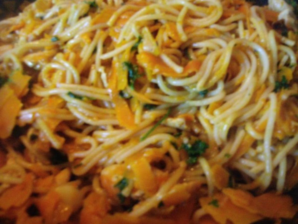 Pfannengericht Spaghetti mit Kürbis und Möhre - Rezept - Bild Nr. 3