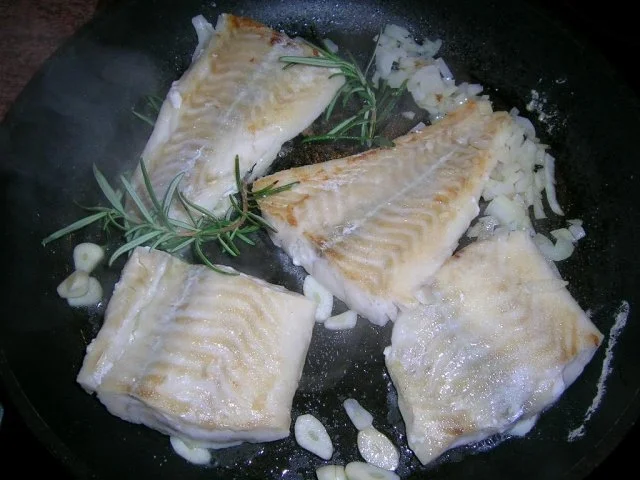 Schellfischfilet an Garnelen-Kartoffelstampf mit Trüffel angehaucht - Rezept - Bild Nr. 5