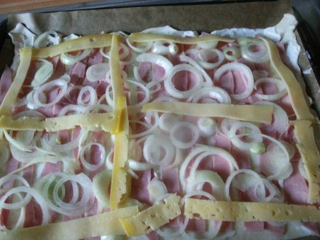 Rezept: Zwiebelkuchen - mit Blätterteig Bild Nr. 7 Zwiebelkuchen - mit Blätterteig - Rezept - Bild Nr. 7