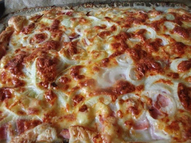 Rezept: Zwiebelkuchen - mit Blätterteig Bild Nr. 9 Zwiebelkuchen - mit Blätterteig - Rezept - Bild Nr. 9