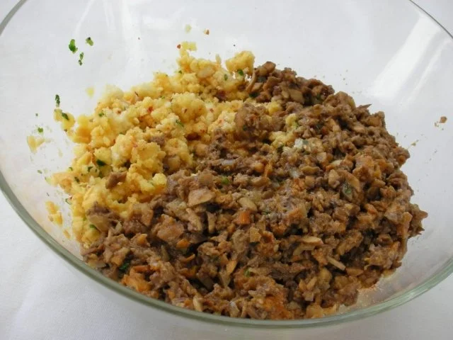 Rezept: Pilz-Frikadellen mit Avocadosauce Bild Nr. 10 Pilz-Frikadellen mit Avocadosauce - Rezept - Bild Nr. 10