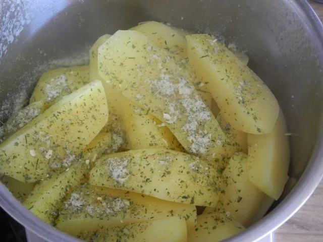 Rezept: Beilage : Kartoffelbrei mit Kräutern-Crème fraîche und dazu Kräuterbratwürste Bild Nr. 5 Beilage : Kartoffelbrei mit Kräutern-Crème fraîche und dazu Kräuterbratwürste - Rezept - Bild Nr. 5