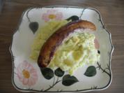 Beilage : Kartoffelbrei mit Kräutern-Crème fraîche und dazu Kräuterbratwürste - Rezept