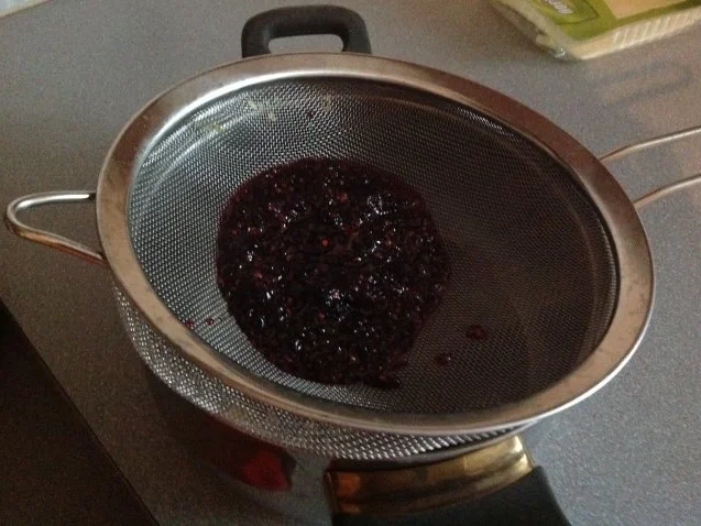 Brombeeren Sirup mit Maulbeeren - auch ohne Maulbeeren möglich - Rezept - Bild Nr. 6