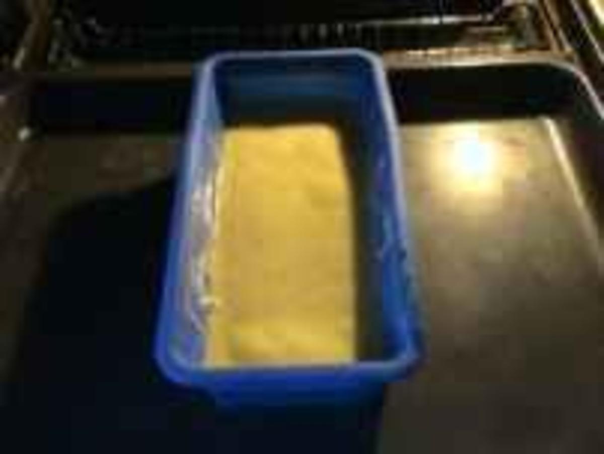 Kuchen: Aromatischer Zitronenkuchen mit Guss - Rezept - Bild Nr. 3