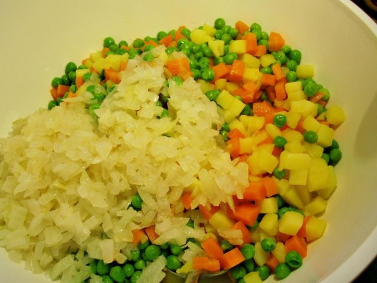 Kartoffelsalat mit Möhren und Erbsen ... - Rezept - Bild Nr. 4