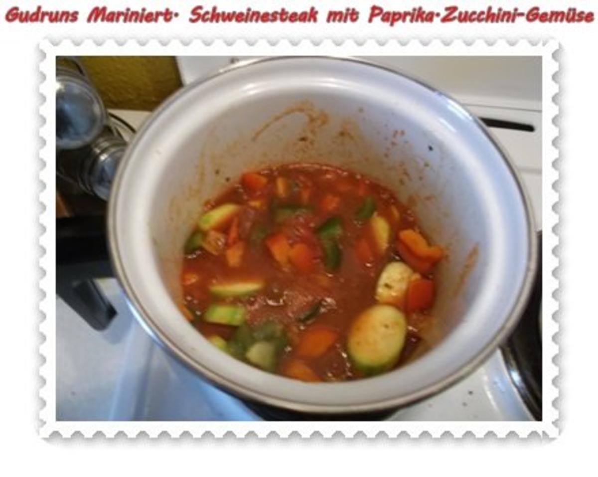 Fleisch Marinierte Steaks Mit Paprika Zucchini Gemuse Und Krauter Ofenkartoffeln Rezept Kochbar De