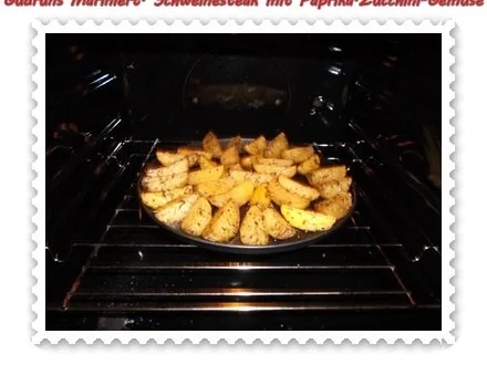 Fleisch: Marinierte Steaks mit Paprika-Zucchini-Gemüse und Kräuter-Ofenkartoffeln - Rezept - Bild Nr. 9