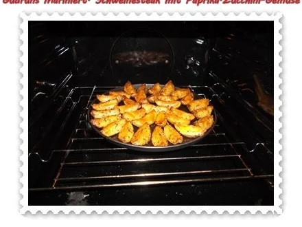 Fleisch: Marinierte Steaks mit Paprika-Zucchini-Gemüse und Kräuter-Ofenkartoffeln - Rezept - Bild Nr. 12