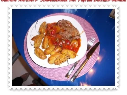 Fleisch: Marinierte Steaks mit Paprika-Zucchini-Gemüse und Kräuter-Ofenkartoffeln - Rezept - Bild Nr. 15