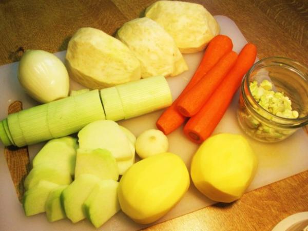Gemüsesuppe aus Resten püriert - einfach - von mimi