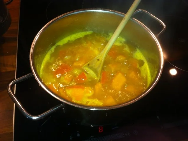 Rezept: Kürbissuppe mit Cidre (Hokkaido) Bild Nr. 3 Kürbissuppe mit Cidre (Hokkaido) - Rezept - Bild Nr. 3