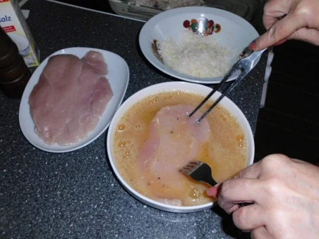 Geschichtete Käse-Hähnchenbrustfilets in einer Zwiebel-Senfsahnesauce, überbacken - Rezept - Bild Nr. 4