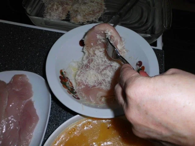 Geschichtete Käse-Hähnchenbrustfilets in einer Zwiebel-Senfsahnesauce, überbacken - Rezept - Bild Nr. 5