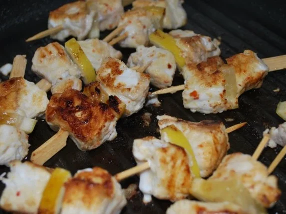 Rezept: Steinbeißer-Spießchen mit Oliven-Mandel-Paste Bild Nr. 2 Steinbeißer-Spießchen mit Oliven-Mandel-Paste - Rezept - Bild Nr. 2