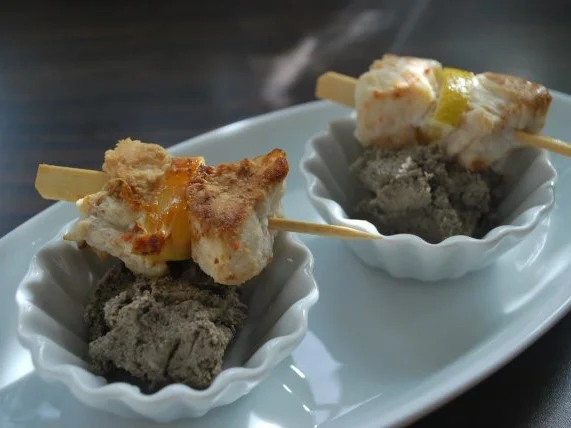 Rezept: Steinbeißer-Spießchen mit Oliven-Mandel-Paste Bild Nr. 5 Steinbeißer-Spießchen mit Oliven-Mandel-Paste - Rezept - Bild Nr. 5